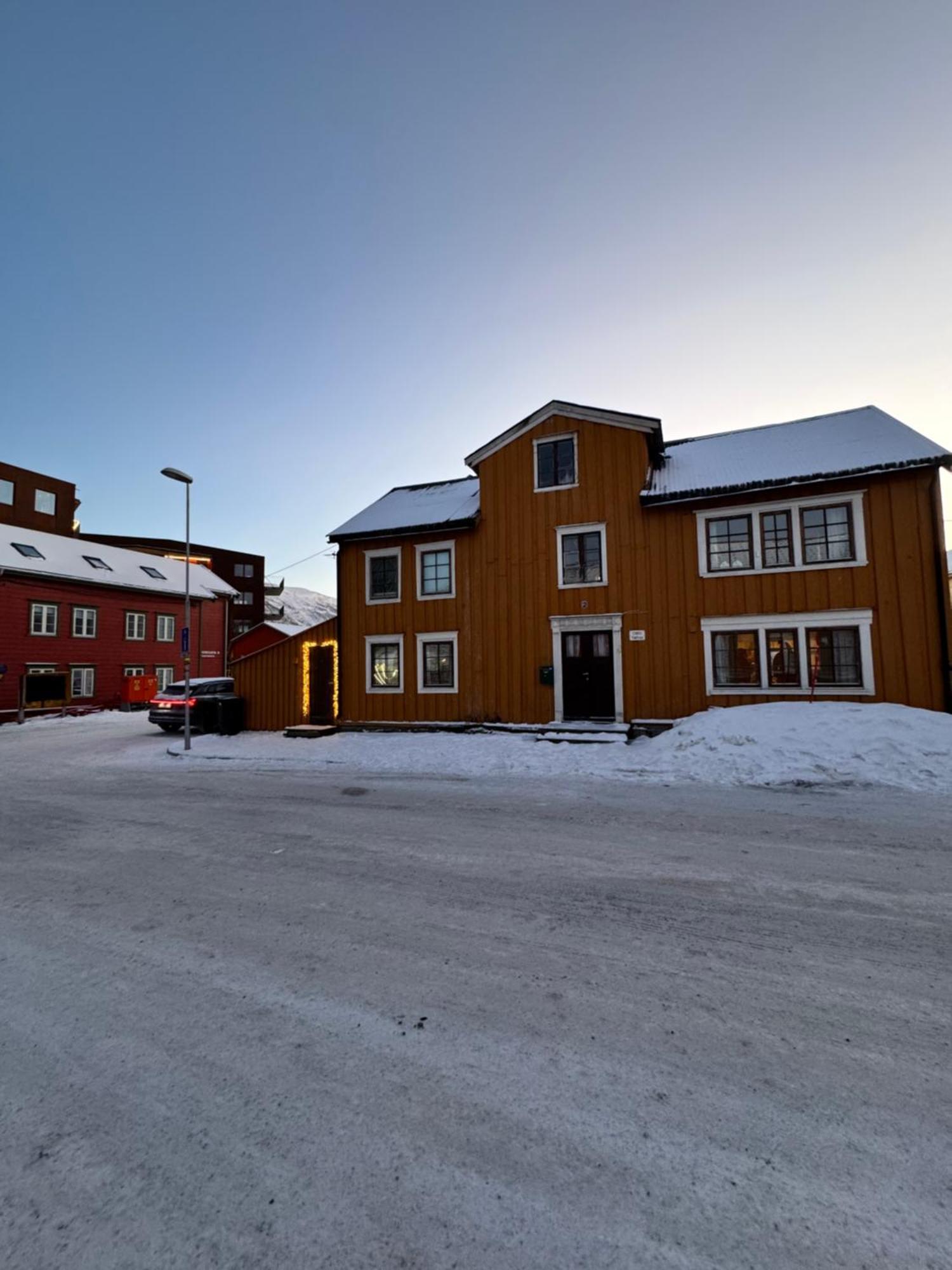 Old Town Square City Center Tromso Bagian luar foto