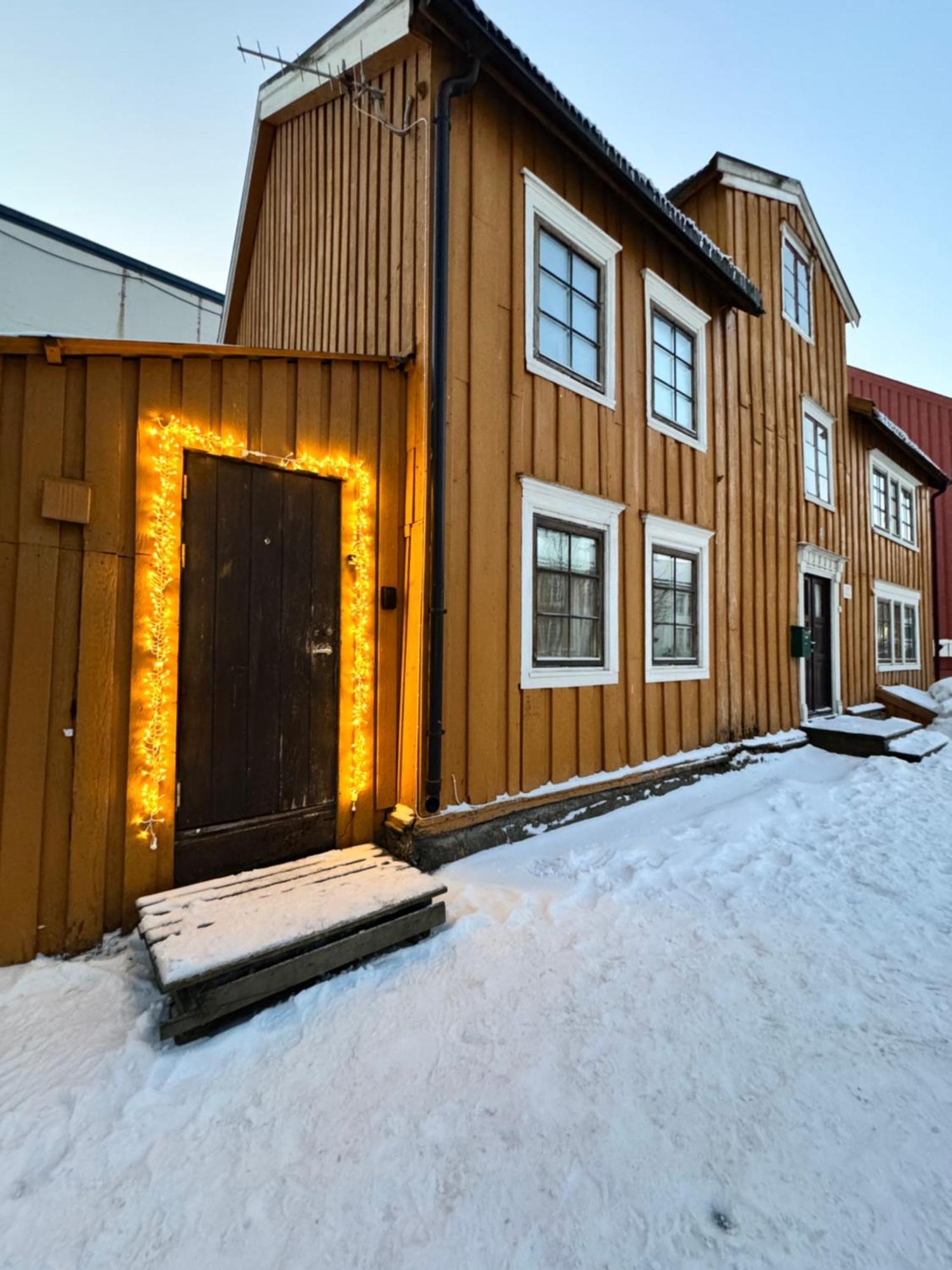 Old Town Square City Center Tromso Bagian luar foto